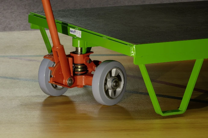 Hebelroller in Blutorange zum Anheben der Rollplatte